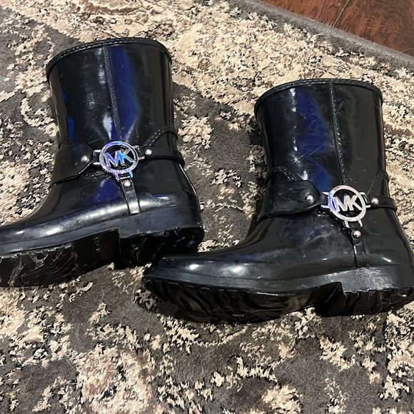 Michael Kors boots - Picture 2 of 7